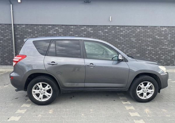 Toyota RAV4 cena 27770 przebieg: 204085, rok produkcji 2009 z Radom małe 232